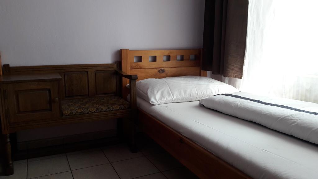Ubytovani-Plzen-Can Hotel ภายนอก รูปภาพ
