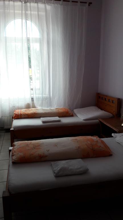 Ubytovani-Plzen-Can Hotel ภายนอก รูปภาพ