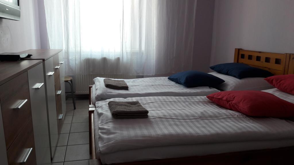 Ubytovani-Plzen-Can Hotel ภายนอก รูปภาพ