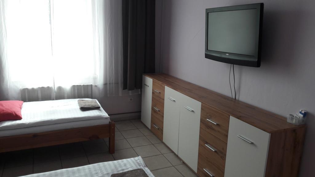 Ubytovani-Plzen-Can Hotel ภายนอก รูปภาพ
